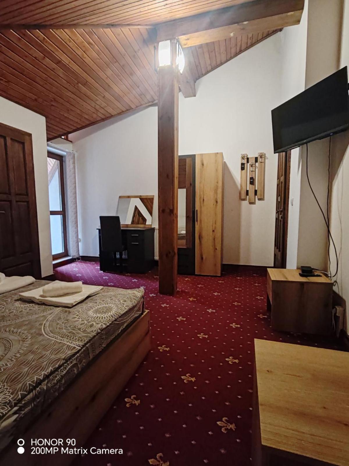 Парк - Хотел Макензен Melnik  Exterior foto