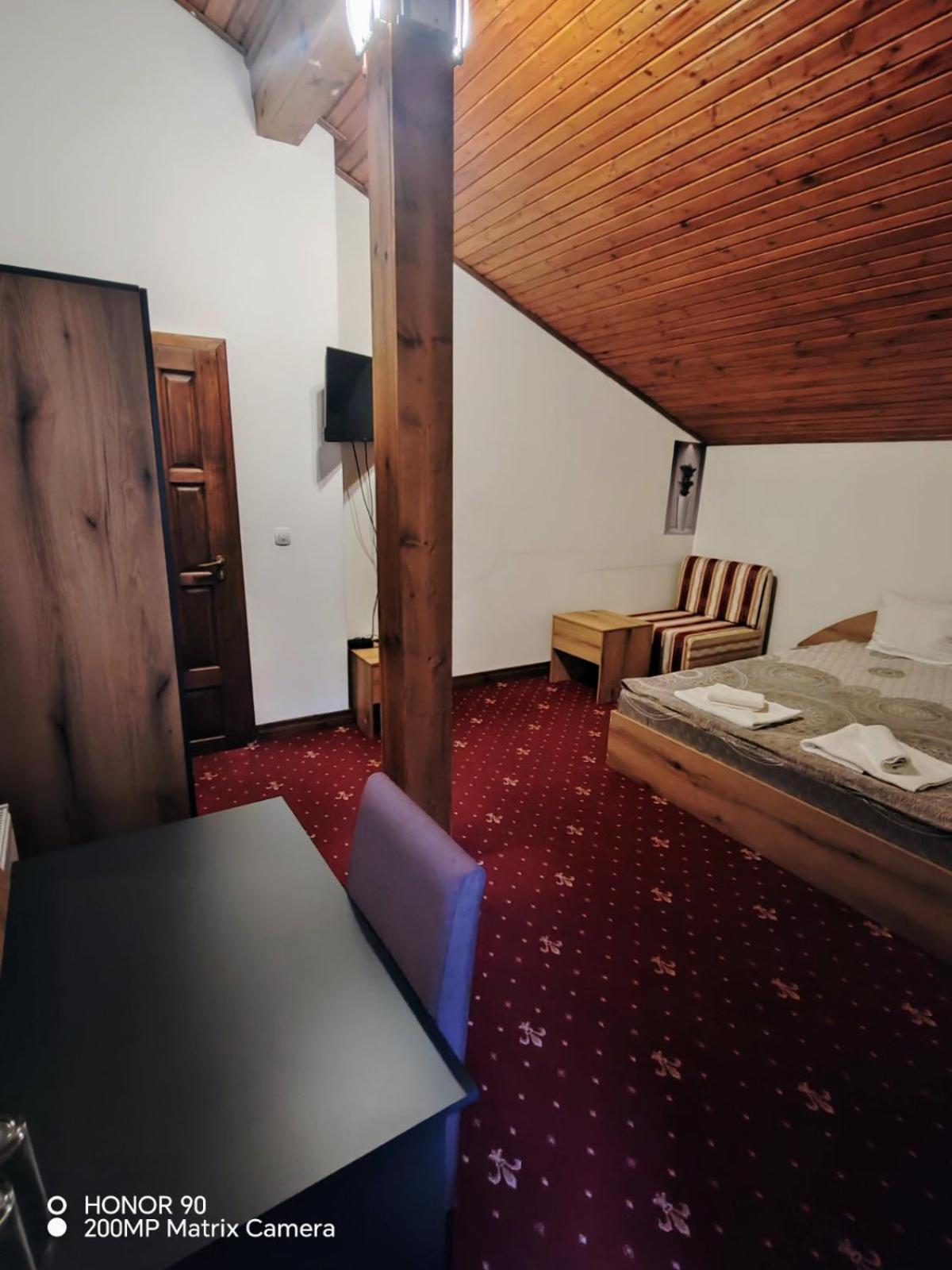 Парк - Хотел Макензен Melnik  Exterior foto