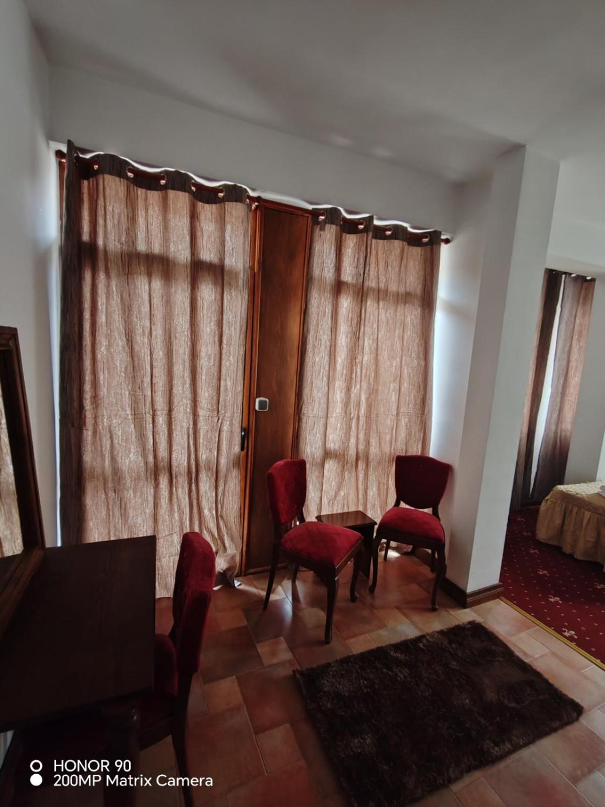 Парк - Хотел Макензен Melnik  Exterior foto
