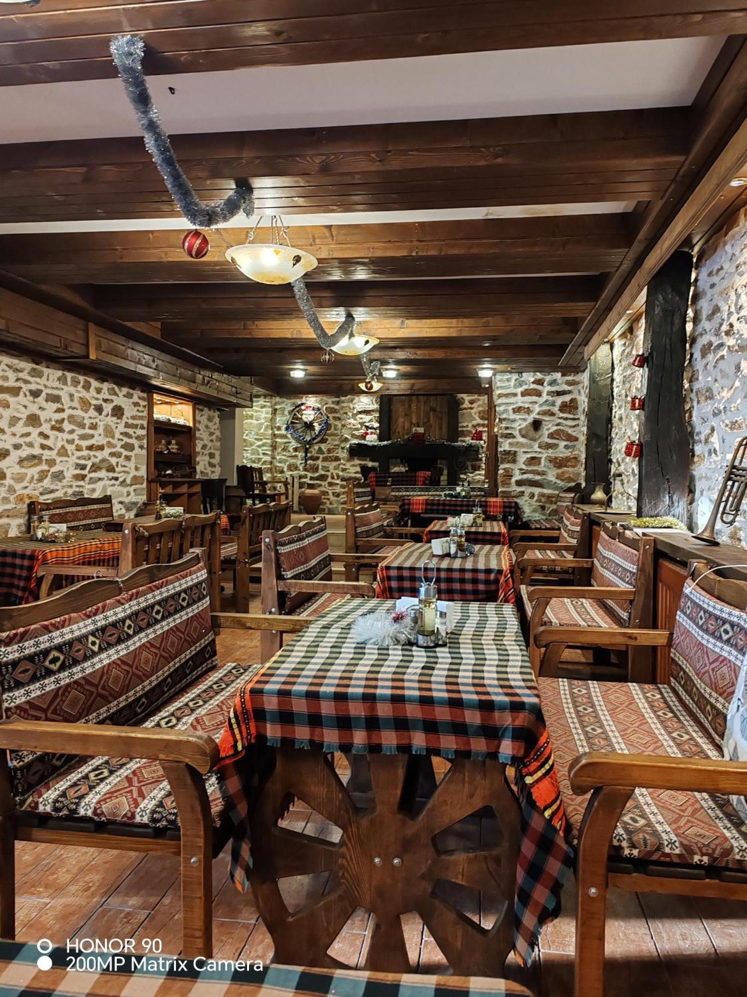 Парк - Хотел Макензен Melnik  Exterior foto
